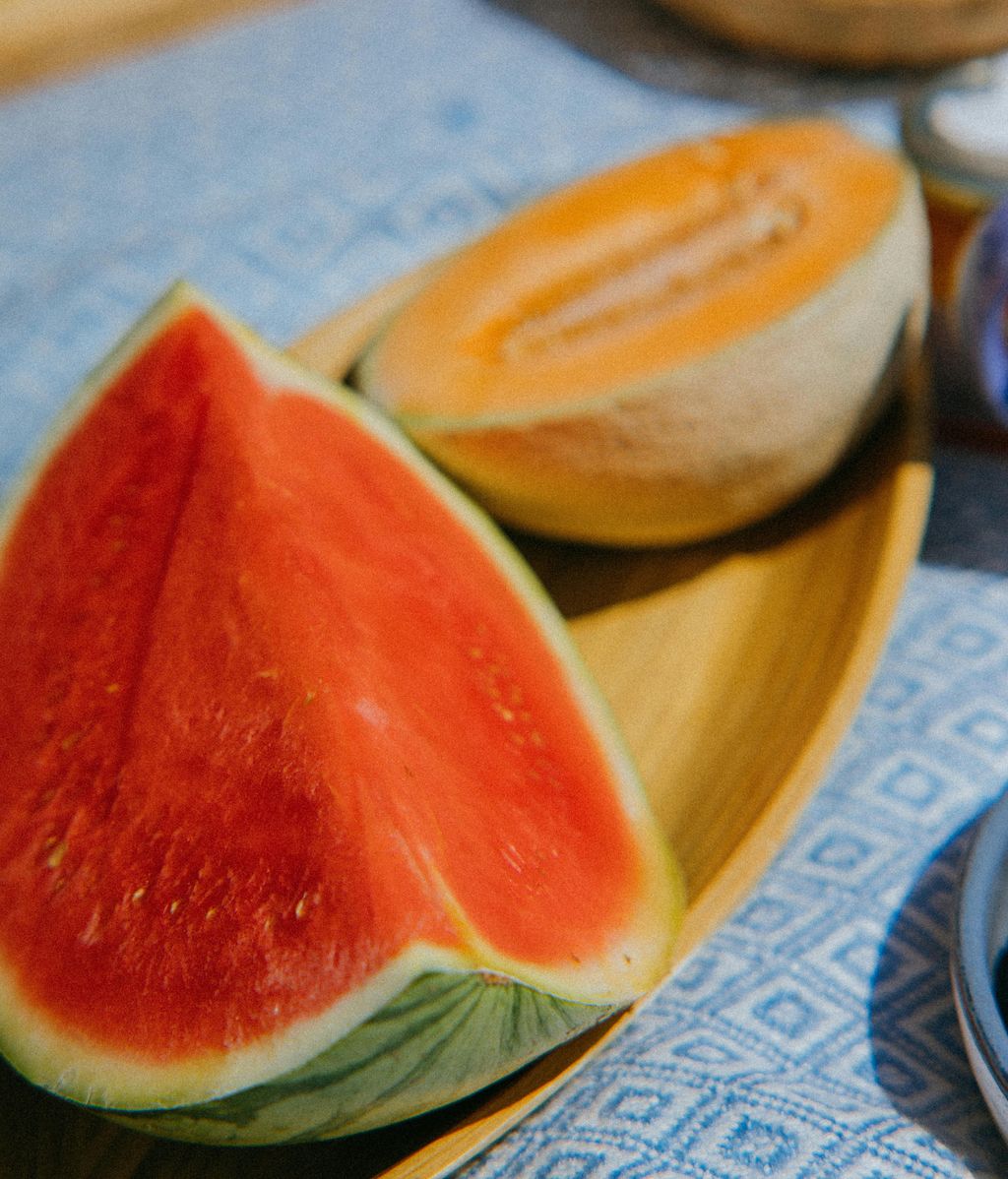 Melón y sandía nos aportan carotenoides.