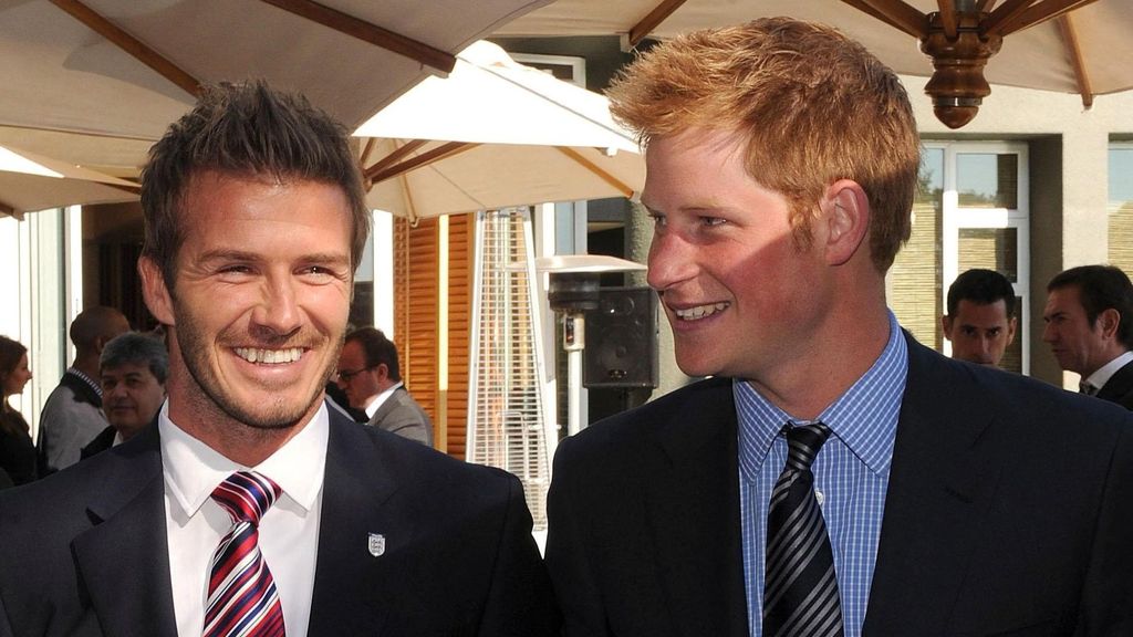 David Beckham y el príncipe Harry en una imagen de archivo.