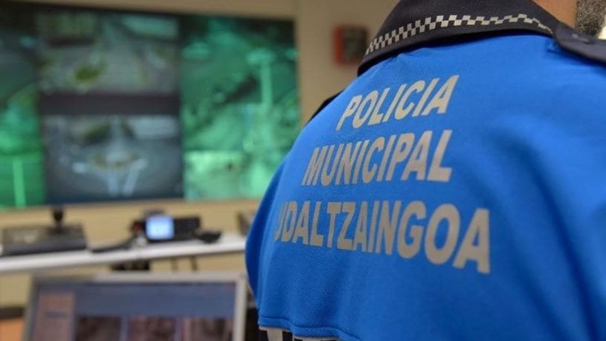 Imagen de un agente de Policía Municipal de Pamplona