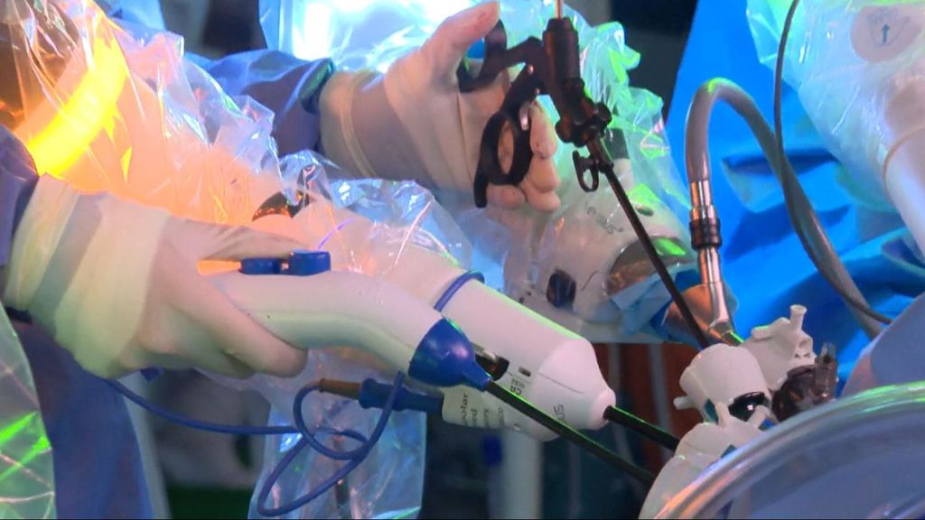La precisión de las operaciones con robots quirúrgicos: así se realizan desde el Hospital Ramón y Cajal