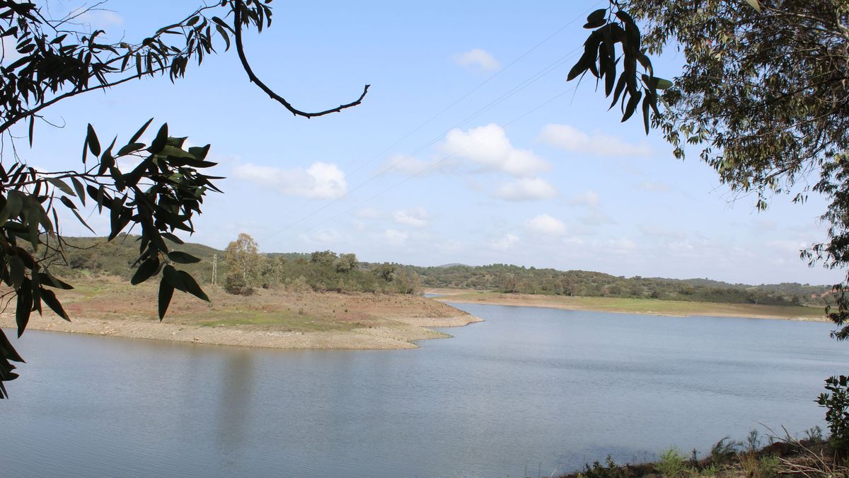 Las playas interiores de Los Lagos de Serrano