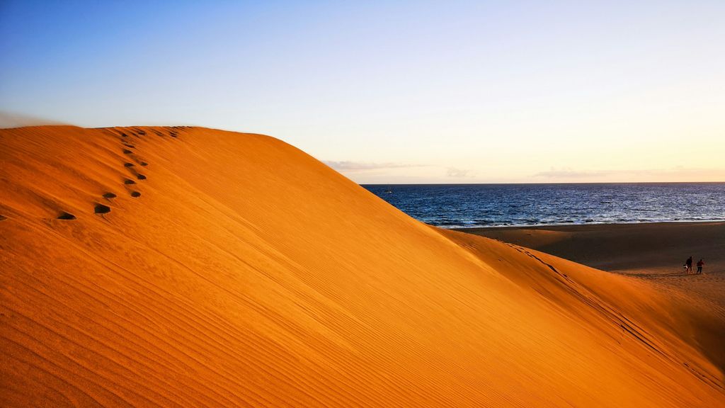 playa maspalomas unsplash