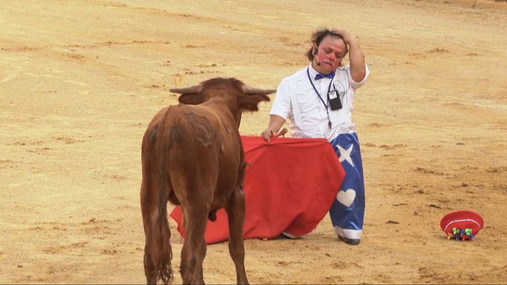 Polémica por el espectáculo de personas con acondroplasia en las plazas de toros: "Se sienten artistas"
