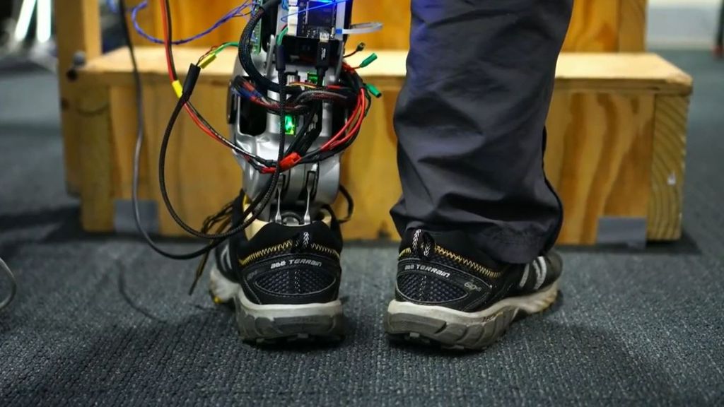 Una pierna biónica controlada por el cerebro permitirá caminar más rápido y natural: Hugh Herr, uno de los pioneros