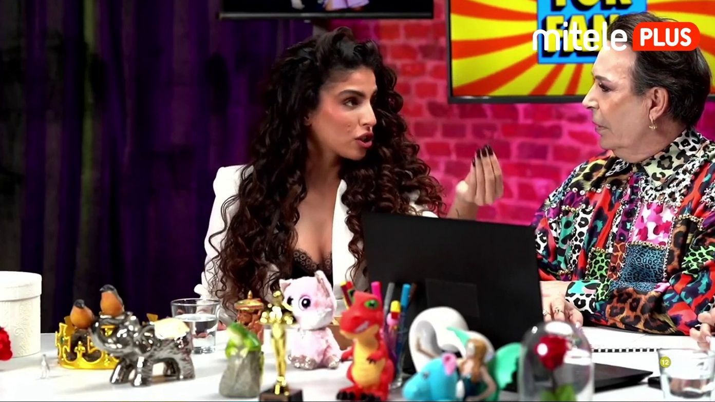 Cristina Porta lanza una pregunta comprometida a Zoe Bayona: ¿Lo de Andrea Bueno es inseguridad no? - For Fans