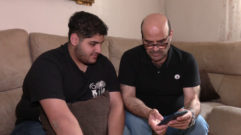Ahmed y su padre, afincados en Linares, Jaén, piden ayuda para su familia palestina atrapada en Gaza: "Es insostenible"