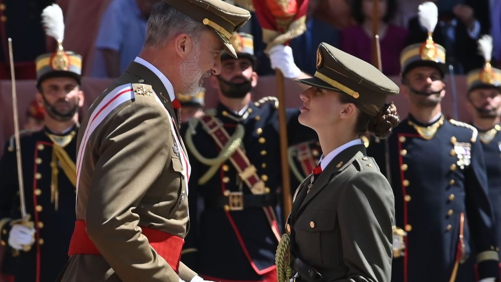 El rey Felipe VI nombra a la princesa Leonor dama alférez cadete en su adiós a la Academia Militar de Zaragoza