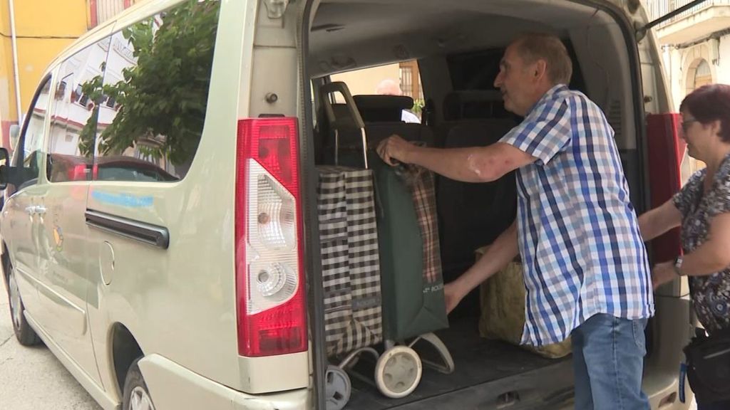 El servicio gratuito de taxi de un alcalde a sus vecinos en Bovera, Lleida