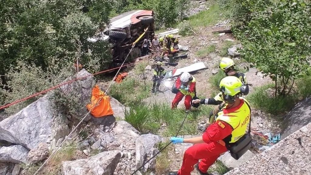 El conductor del autobús accidentado en Huesca gritó a los pasajeros que saltaran