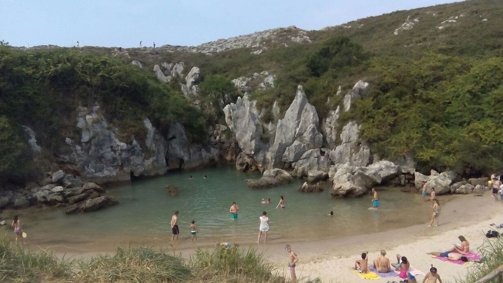 La playa de Gulpiyuri, en una foto de archivo