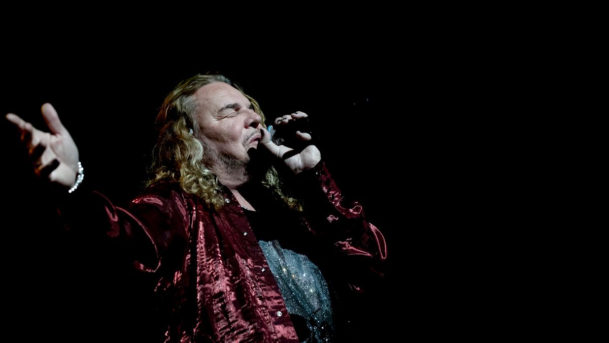 Fher, vocalista de Mana, durante el concierto de este miércoles en el Wizink Center.