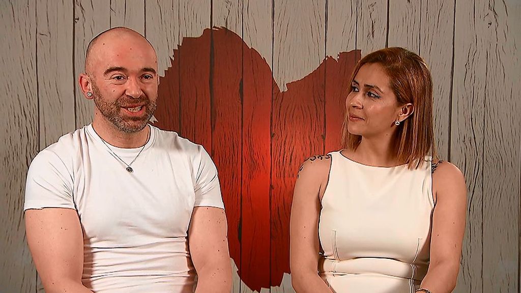 Javi y Luz durante su cita en 'First Dates'