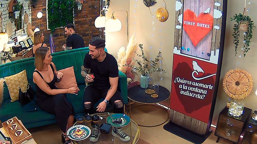 Santi y Andrea durante su cita en 'First Dates'