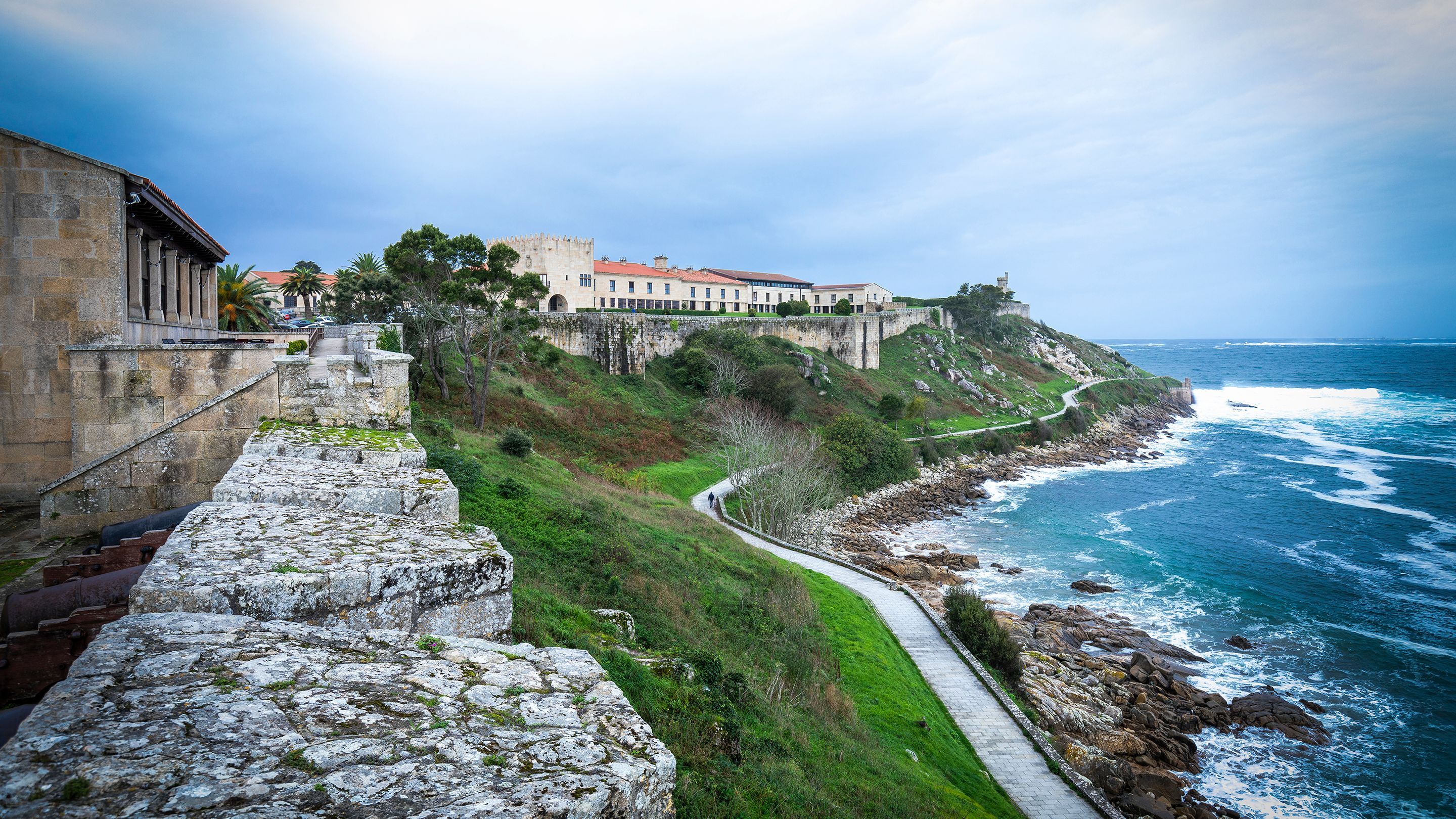 El Parador de Baiona ha sido elegido el más bonito de España