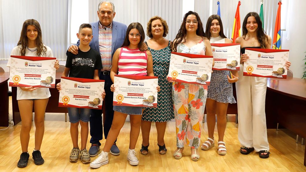 Estudiantes con las mejores notas académicas en Huétor Tájar, Granada