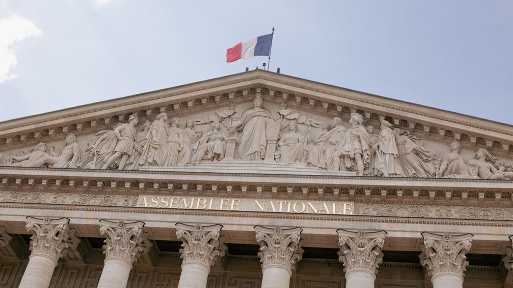 Francia pone a prueba el cordón sanitario a la ultraderecha en la ronda final de las elecciones parlamentarias