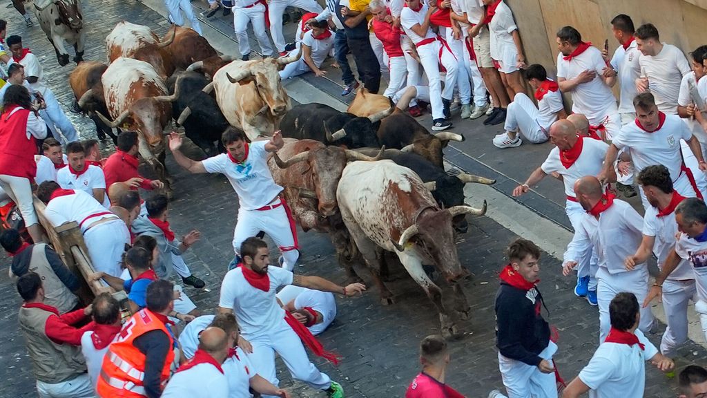 Primer encierro de San Fermín 2024: los toros de La Palmosilla dejan escenas inéditas en la plaza