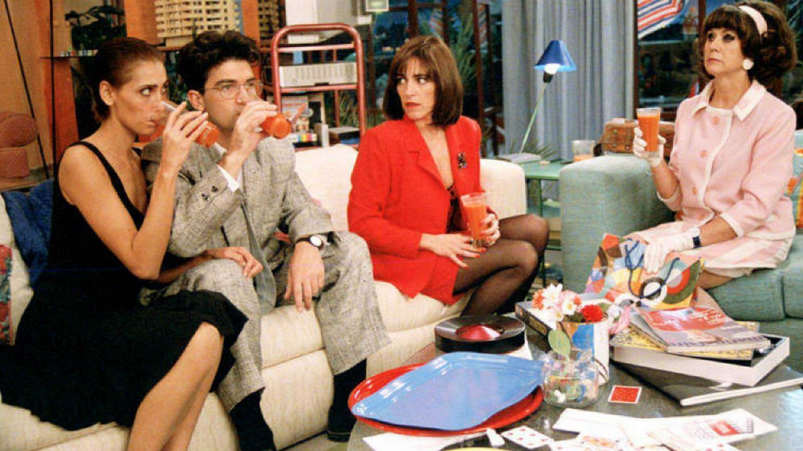 La internacionalización definitiva de gazpacho. Almodóvar reformula la 'histeria'.