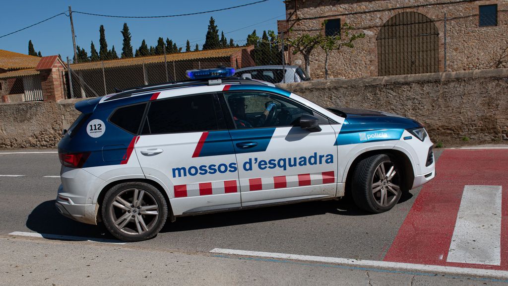 EuropaPress 5862967 coche mossos desquadra lleva detenido abril 2024 albons girona catalunya