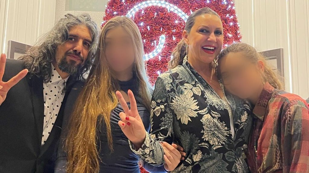 La familia posó unida la pasada Navidad