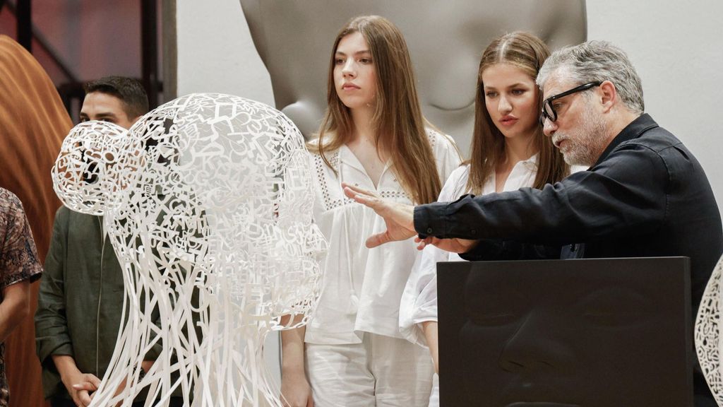 La visita de la princesa Leonor y de la infanta Sofía al taller de Jaume Plensa en Barcelona