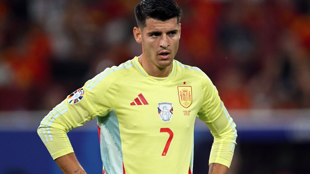 Así ha posado Álvaro Morata en la enfermería junto a sus cuatro hijos tras vencer a Francia en la Eurocopa