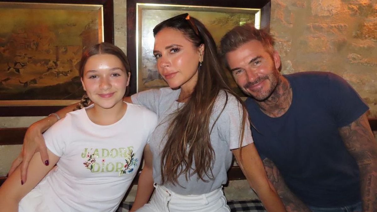 David y Victoria Beckham junto a su hija Harper.