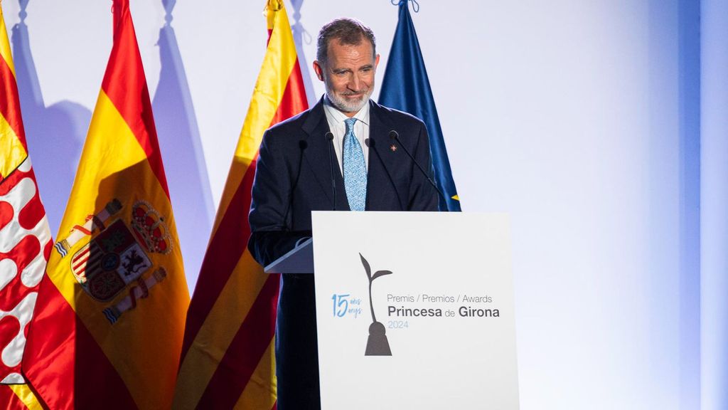 Felipe VI dedica su discurso a Leonor y Sofía: "Me enorgullece como rey y me emociona como padre"