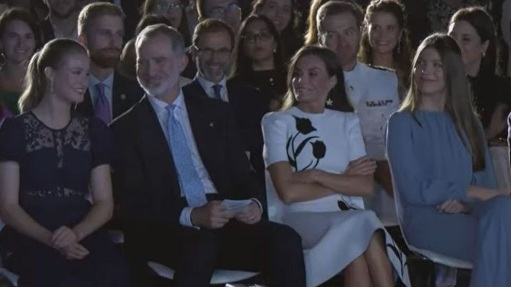 Leonor, con los reyes Felipe y Letizia y la infanta Sofía en los Premios Princesa de Girona 2024.