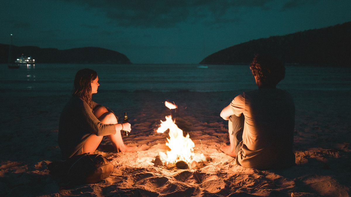 noche playa unsplash