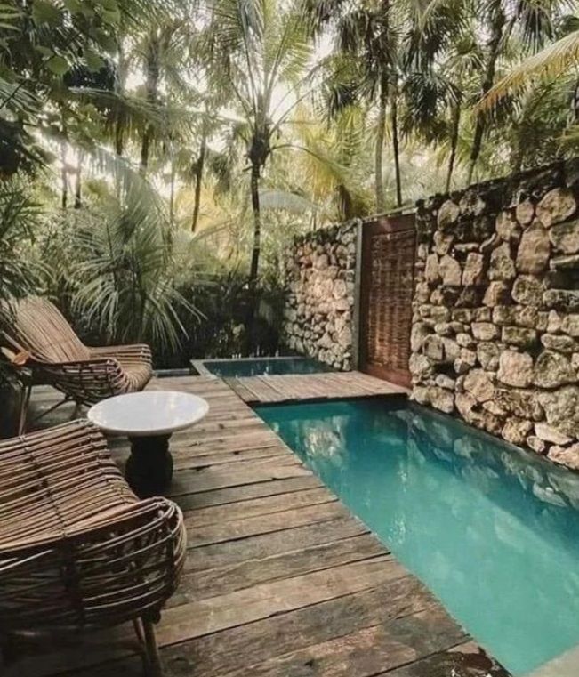 Piscina con pasarela. FUENTE: Instagram @decoracionpatiosyjardines