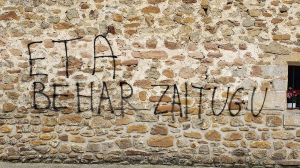 'ETA behar zaitugu' (ETA, te necesitamos). Una pintada aparecida en Guipúzcoa hace dos años