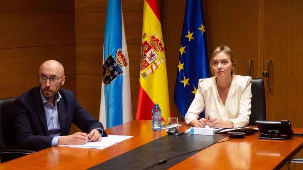 La conselleira de Política Social e Igualdade, Fabiola García, participa junto al director xeral de Dinamización Demográfica, Jacobo Rey, en la Conferencia Sectorial de Infancia y Juventud