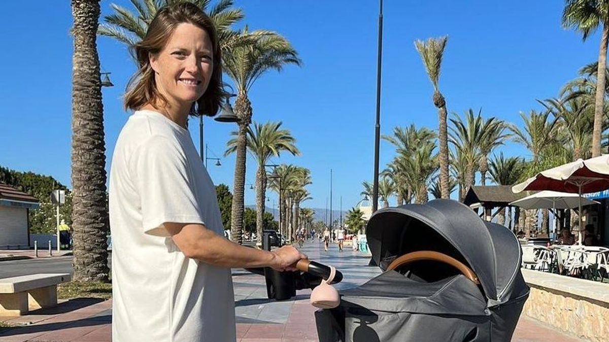 María Casado junto a su hija.