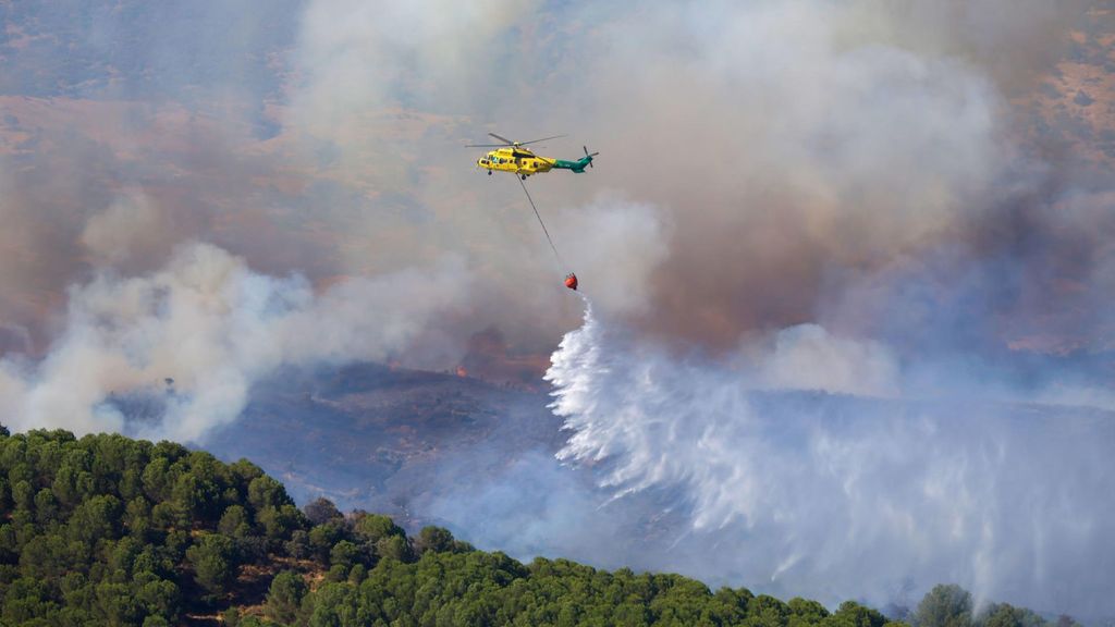 Incendio forestal en el campo de tiro de la base militar de Cerro Muriano, Córdoba