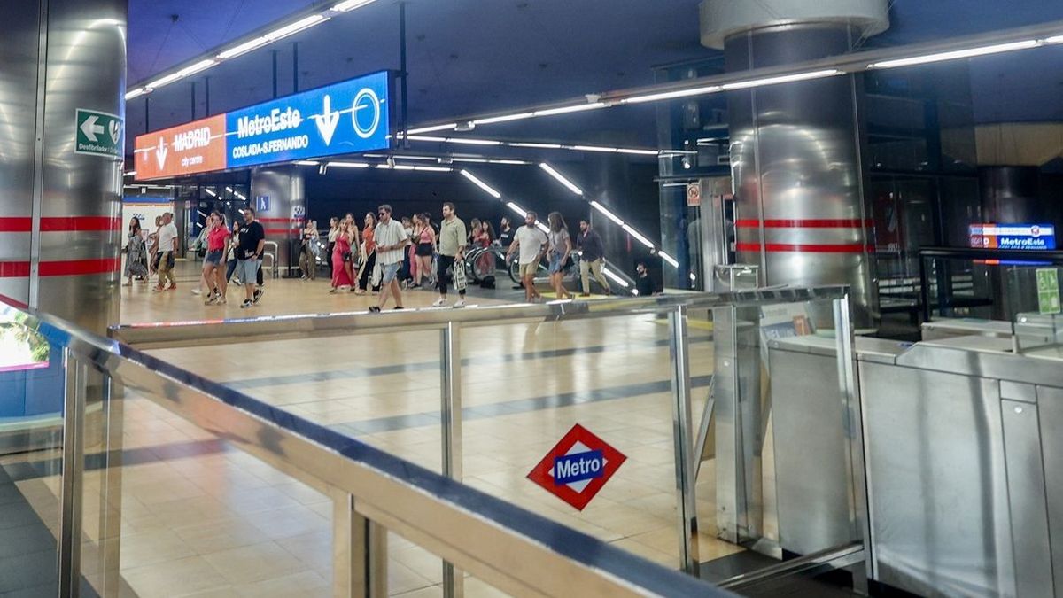 Interior de una estación de Metro Madrid, España
