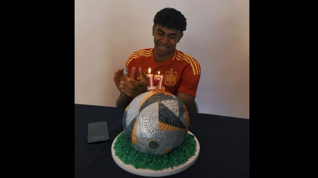 Lamine Yamal celebra su 17 cumpleaños con la selección española y un día antes de la final de la Eurocopa 2024