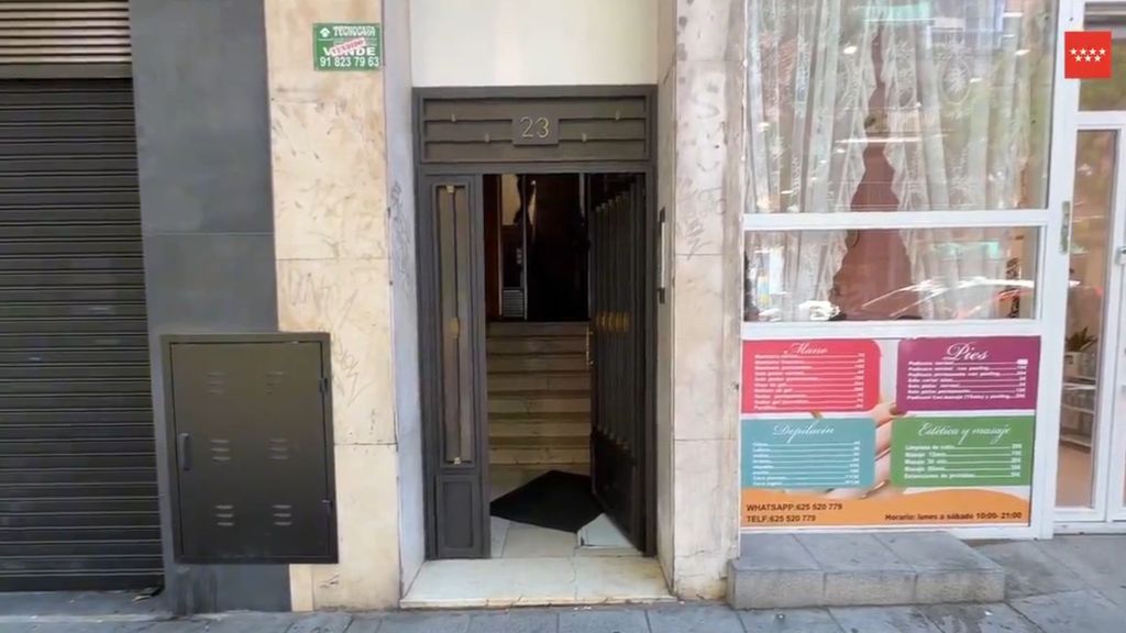 Edificio donde fue encontrada muerta una mujer en Carabanchel, Madrid