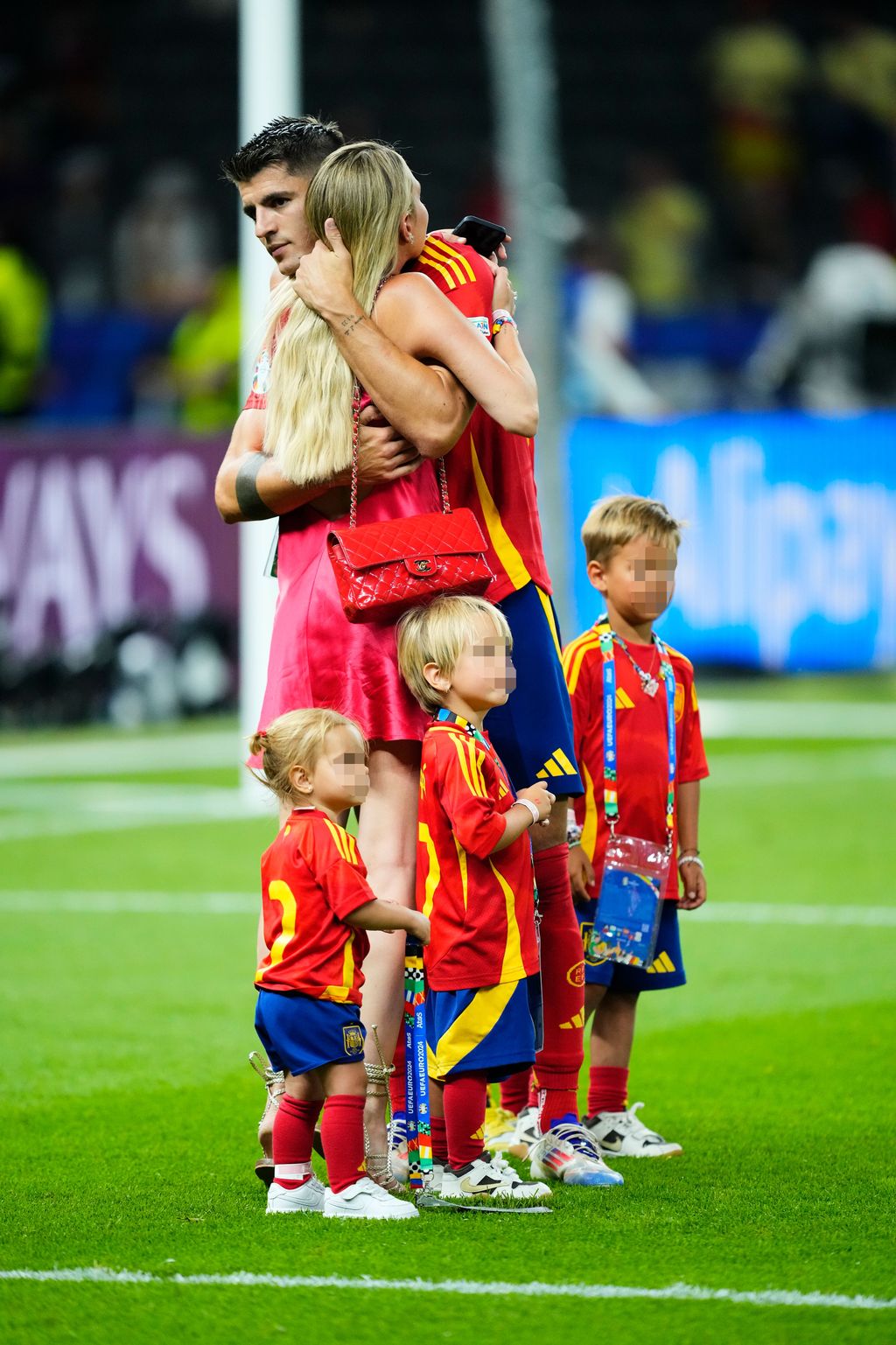 Álvaro Morata, Alice Campello y sus hijos