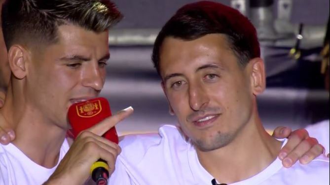 El goleador de la final, Mikel Oyarzabal, homenajeado