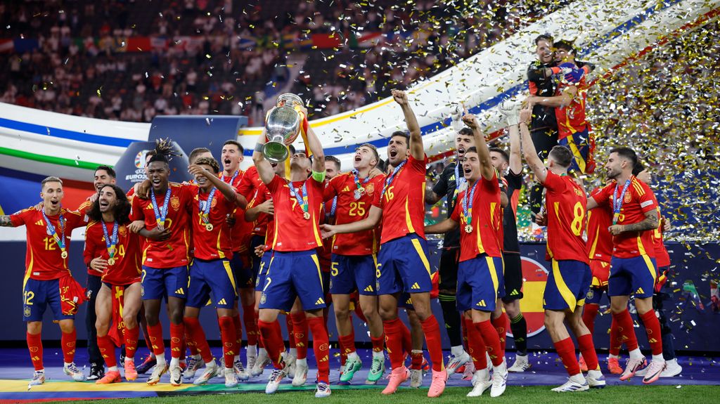 España gana la cuarta Eurocopa de su historia tras derrotar 2-1 a Inglaterra en Berlín