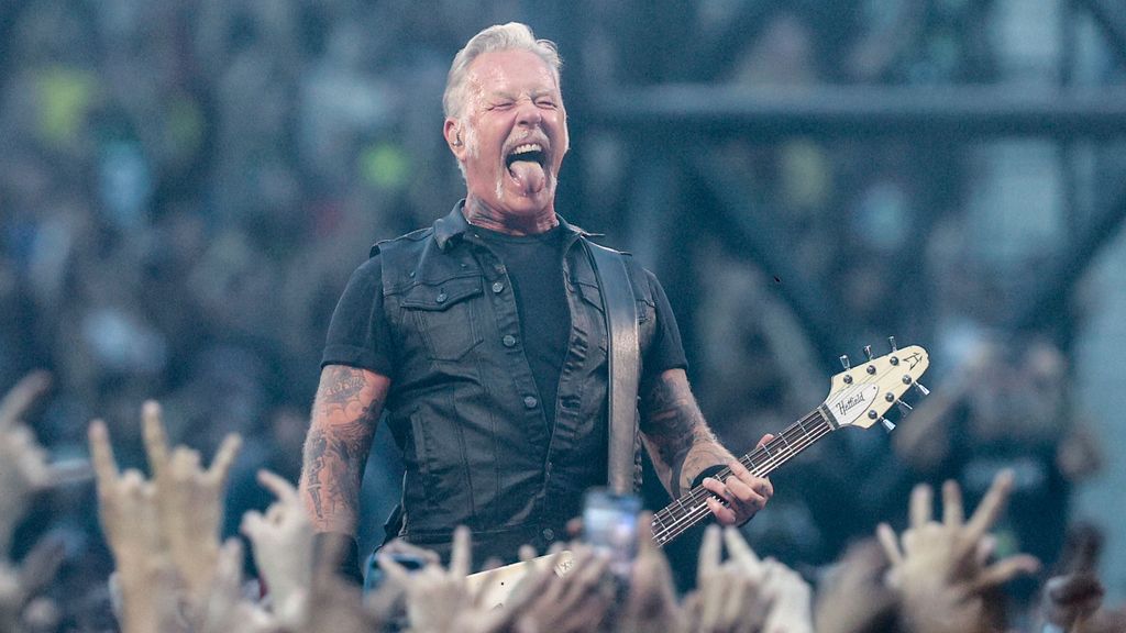 From lost to the river. Metallica se acordó de Miguel Ríos, grande de España, en su último concierto.