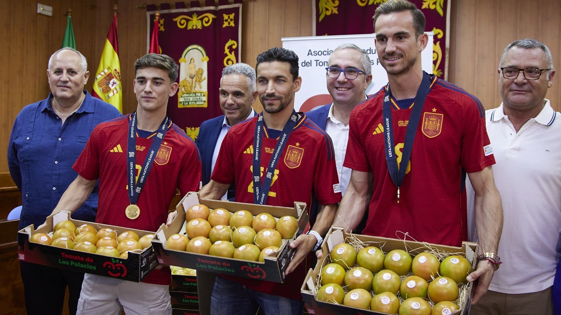Recepción institucional a los jugadores de la selección española de fútbol Jesús Navas, Fabián Ruiz, y Pablo "Gavi" tras la conquista de la Nations League (Sevilla)