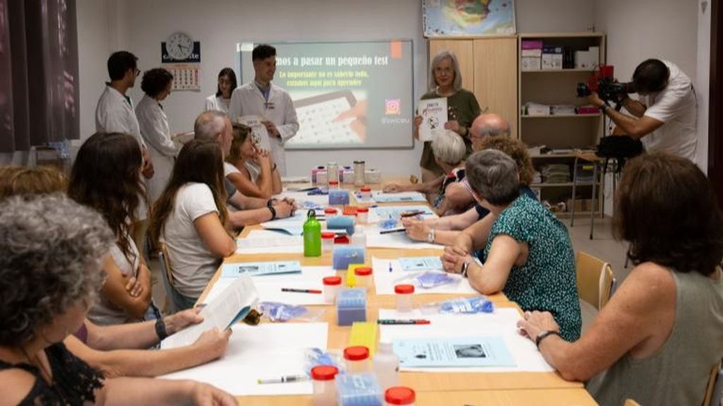 Abogan por "la colaboración ciudadana en experimentos científicos y la concienciación sobre el buen uso de los antibióticos"