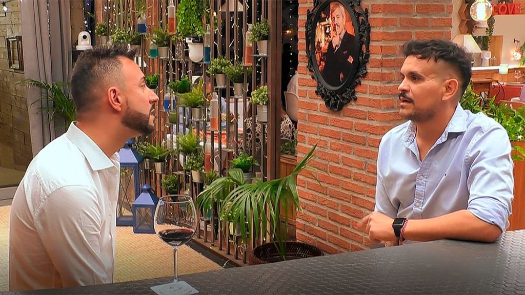 Félix y Jonás durante su cita en 'First Dates'