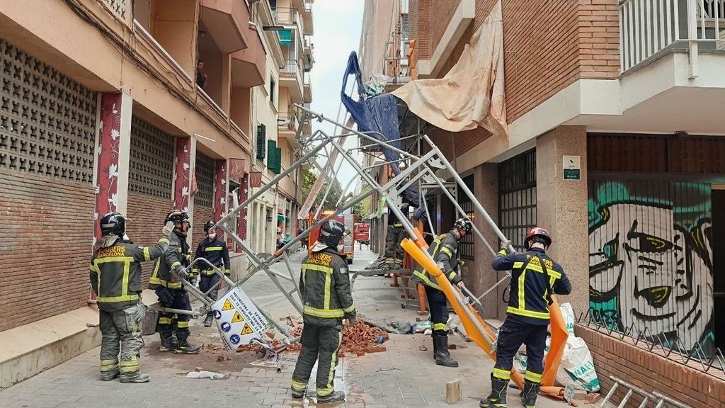 Herida una persona tras la caída parcial de un andamio en Les Corts, Barcelona