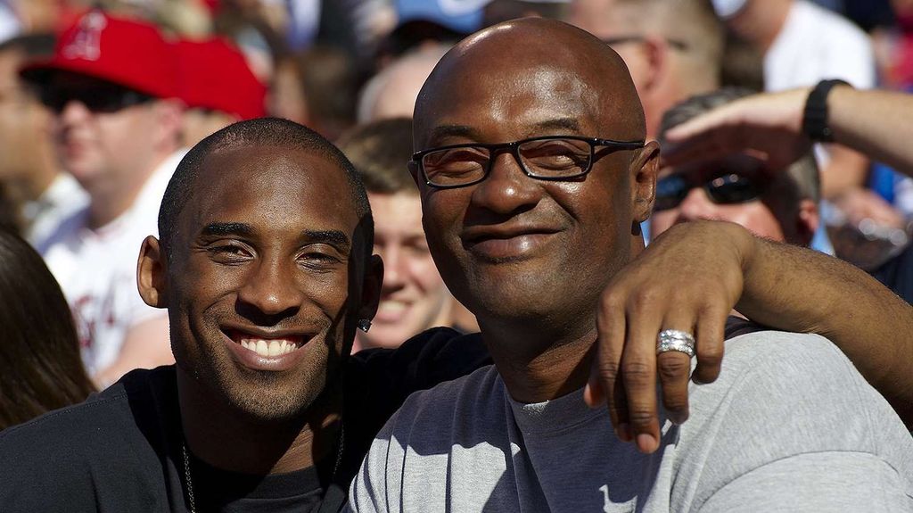 Joe y Kobe Bryant en una imagen de archivo.