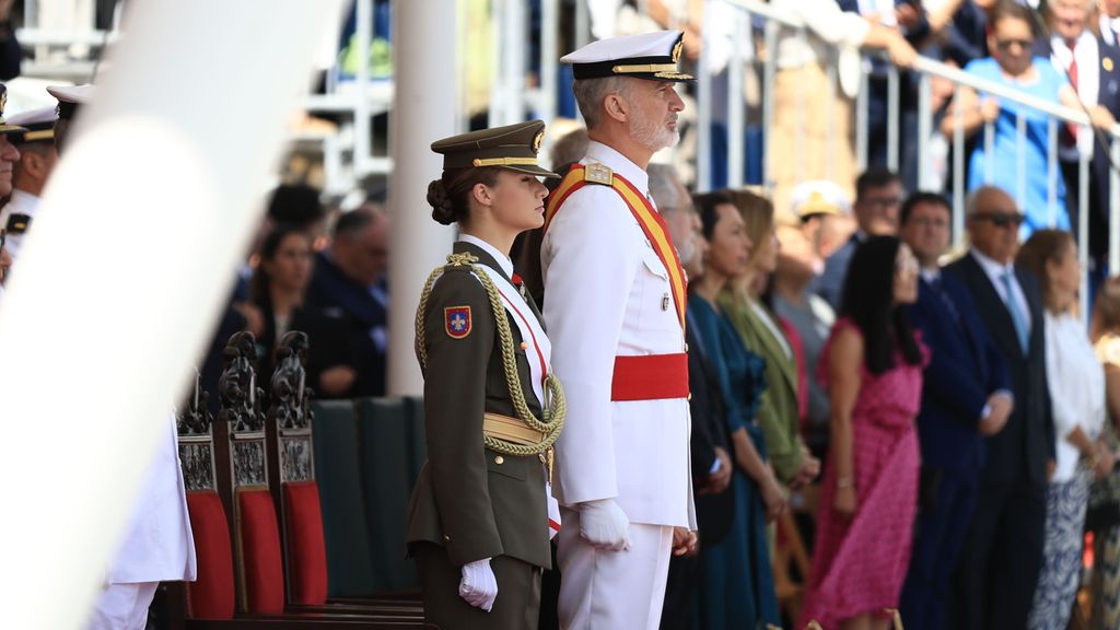 La princesa Leonor y el rey Felipe, en la Escuela Naval de Marín