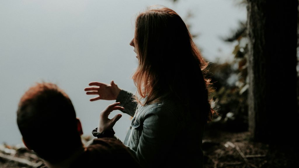 pareja hablando rechazar unsplash