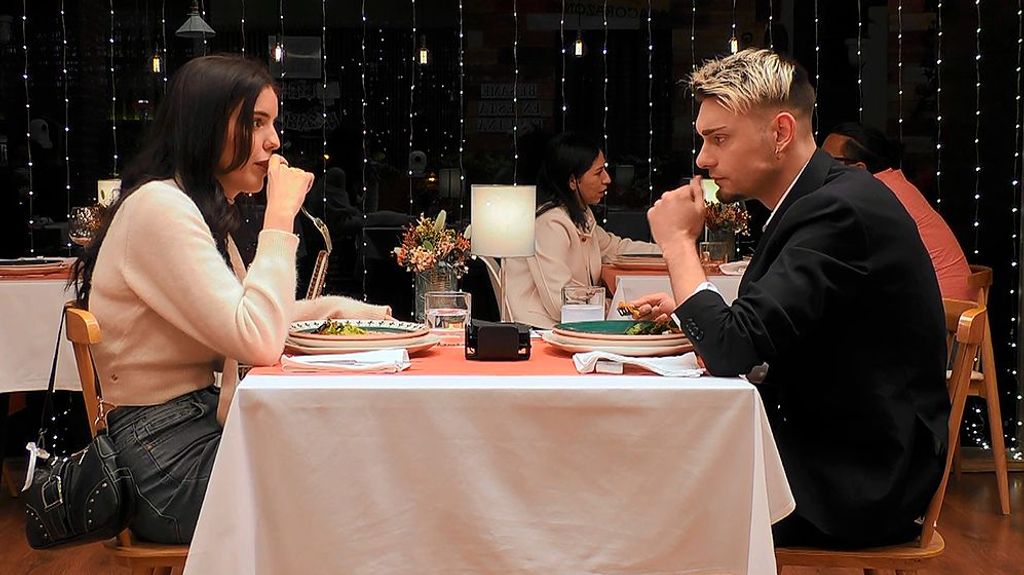 Enrico y Alejandra durante su cita en 'First Dates'